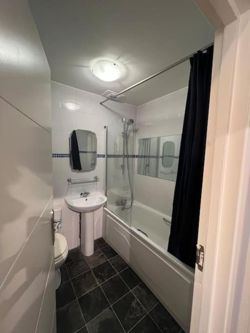 Lovely 1 Bedroom Apartment In West Kensington Londres Exterior foto